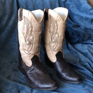 Coconuts by Matisse Cowboy Boots